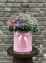 Цветочная композиция из Гипсофила и Розы в шляпной коробке в Бесстрашной