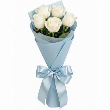 Букет 5 Белых роз Проуд в Бесстрашной