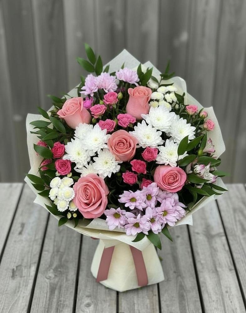 Букет цветов из: Альстромерии, Гвоздики, Розы и Хризантемы в Бесстрашной