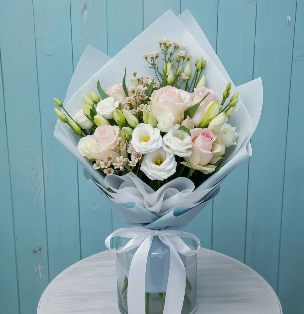 Букет цветов из: Розы и Лизиантусы в Бесстрашной