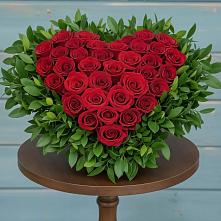 Цветочная композиция из Розы в виде сердца #REPLACE_PRED# Бесстрашной