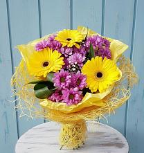 Букет цветов из:  Хризантемы и Герберы в Бесстрашной