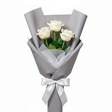 Букет 3 белые розы в Бесстрашной