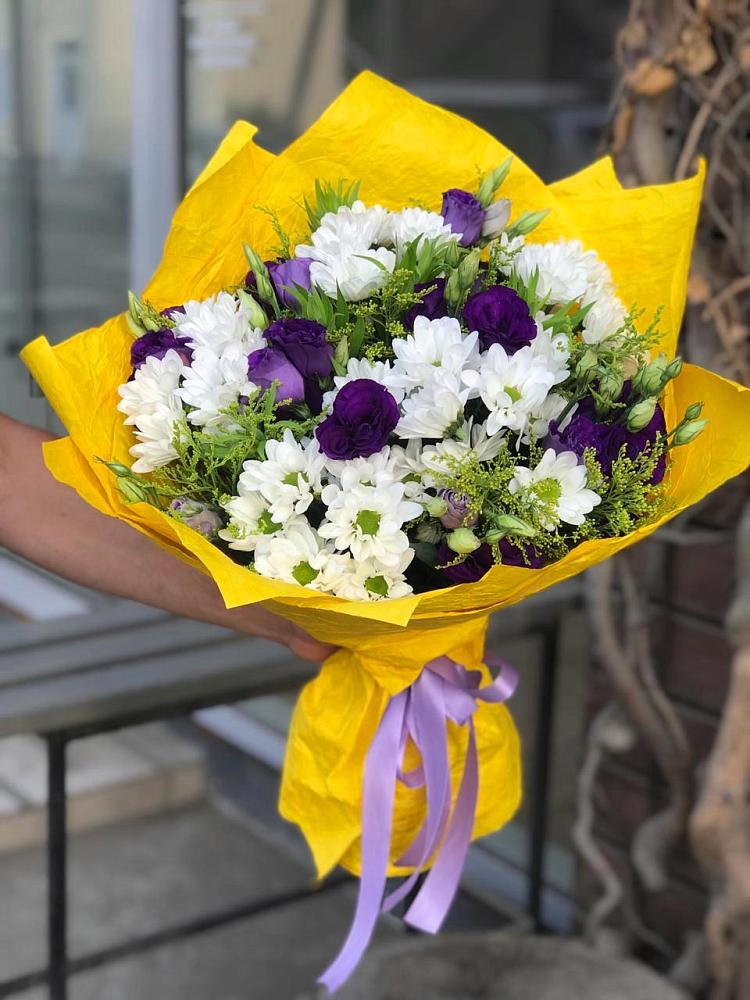 Букет цветов из: Ирисы, Хризантемы и Ромашки в Бесстрашной
