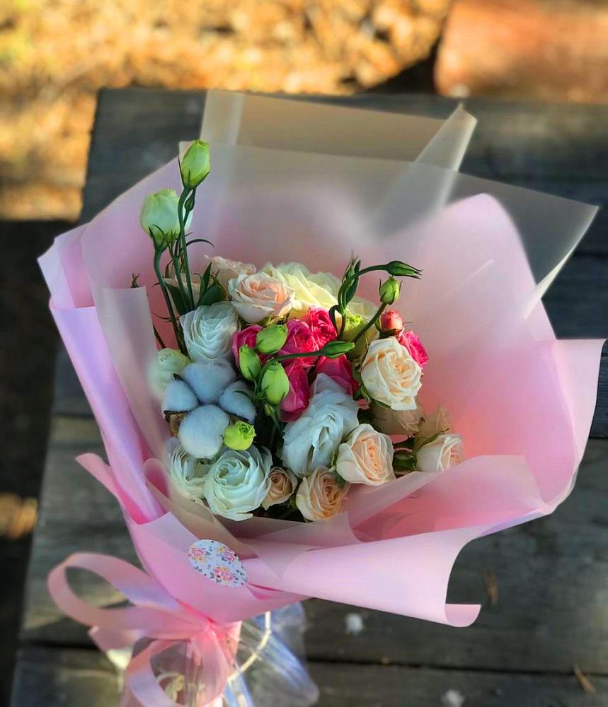 Букет цветов из: Розы и Лизиантусы в Бесстрашной