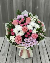 Букет цветов из:  Альстромерии, Гвоздики, Розы и Хризантемы в Бесстрашной