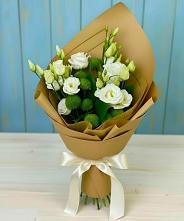 Букет цветов из:  Хризантемы и Лизиантусы в Бесстрашной