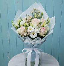 Букет цветов из:  Розы и Лизиантусы #REPLACE_PRED# Бесстрашной