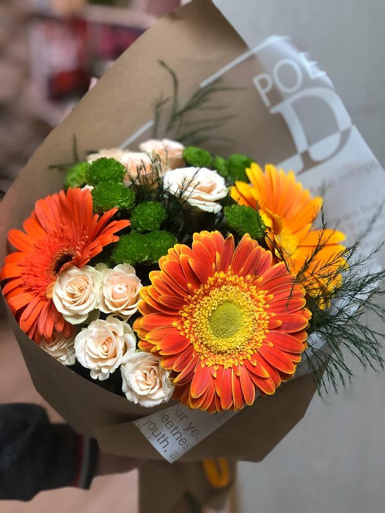 Букет цветов из: Герберы, Хризантемы и Розы в Бесстрашной