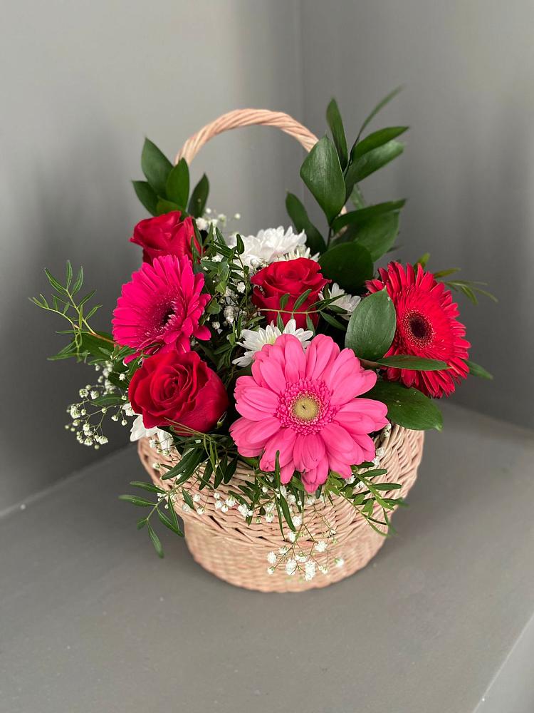 Цветочная композиция из Розы, Хризантемы и Герберы в корзине в Бесстрашной