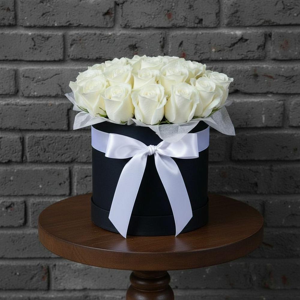 Цветочная композиция из Розы в шляпной коробке в Бесстрашной