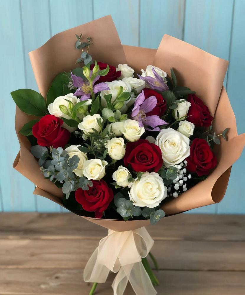 Букет цветов из: Розы и Альстромерии в Бесстрашной