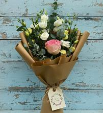 Букет цветов из:  Розы и Лизиантусы #REPLACE_PRED# Бесстрашной