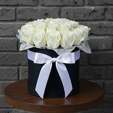 Цветочная композиция из Розы в шляпной коробке в Бесстрашной